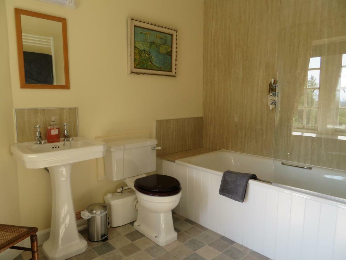 إينفيرنيس Balvraid Lodge B&B المظهر الخارجي الصورة